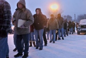 Michigan residents in an unemployment line in Grand Rapids (Lori Niedenfuer Cool/Grand Rapids Press)