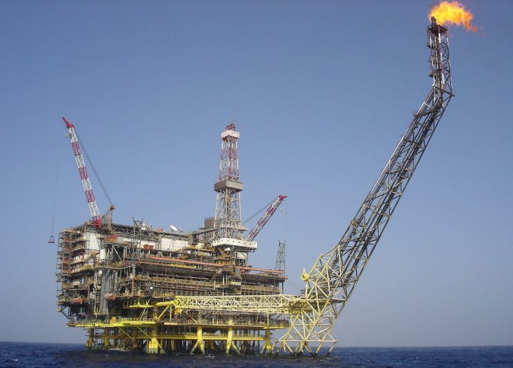 An ENI oil platform extracting from the Bouri field 75 miles off the coast of Libya in the Mediterranean Sea (Cipiota/Wikimedia Commons)